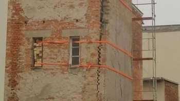 Solusi agar tembok tidak lepas. Foto: Boredpanda