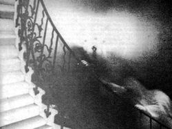 Foto Paling Misterius yang Belum Terungkap Faktanya, Bikin merinding!