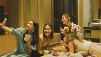  Main dalam sejumlah film dan web series, Gege Elisa kini namanya muncul dipermukaan ketika foto yang disebut miripnya dan Desta tersebar di media sosial. Gege sendiri sampai sekarang belum menyampaikan pernyataannya. Foto: Instagram @gegeelisa94
