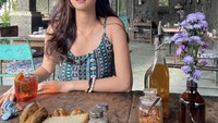 Selalu tampil cantik dan awet muda, Gege ternyata sudah berusia 29 tahun. Lewat foto-foto ulang tahunnya, banyak penggemarnya yang mengira bahwa dirinya masih berusia 23 tahun. Foto: Instagram @gegeelisa94