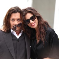 Kehadiran aktor 59 tahun ini di Cannes Film Festival 2023 sempat memicu kontroversi. E! News mengabarkan, sebanyak 123 sineas film Prancis menolak Johnny karena kasus perkara kekerasan dalam rumah tangga yang dihadapinya. (Foto: Gisela Schober/Getty Images)