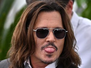 Foto: Penampilan Johnny Depp Picu Kontroversi di Cannes Film Festival 2023