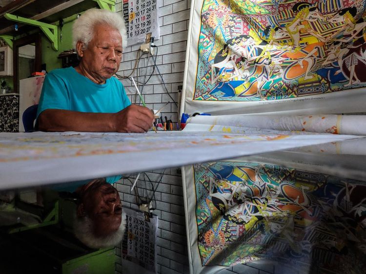 Perajin Asal Solo Ini Puluhan Tahun Geluti Kerajinan Wayang Beber