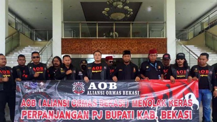 Kala Ormas Bekasi Tolak Perpanjangan Pj Bupati, Ada Apa? Aliansi Ormas Bekasi yang terdiri dari gabungan beberapa organisasi masyarakat yang ada di Kabupaten Bekasi menolak perpanjangan Pj Bupati Bekasi. Ada apa?