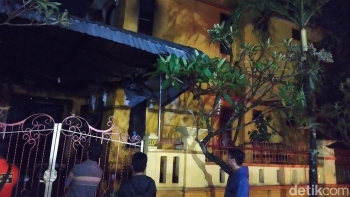 Kebakaran hebat di Sekolah Tahfidzul Quran Markaz Hijrah Indonesia di Makassar sudah dipadamkan petugas.