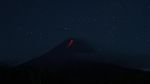 Penampakan Merapi Muntahkan Lava Pijar Tadi Malam