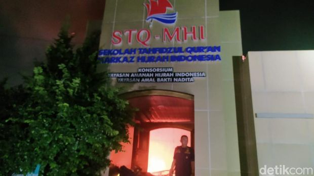 Sekolah Tahfidzul Qur'an (STQ) Makassar, Sulawesi Selatan (Sulsel) kebakaran. (Ihksan Bayu Aji Saputra/detikSulsel)