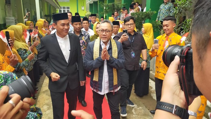 Menteri Perdagangan Zulkifli Hasan kunjungan ke SMK Muhammadiyah Tumijajar, Kabupaten Tulang Bawang Barat