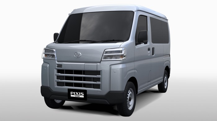 Mobil Listrik Kembar Suzuki, Daihatsu, Toyota