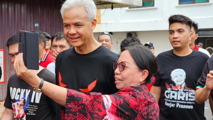 Calon Presiden yang diusung PDI Perjuangan (PDIP) dan Partai Persatuan Pembangunan (PPP), Ganjar Pranowo, berkunjung ke Manado, Sulawesi Utara, Kamis (18/5/2023).
