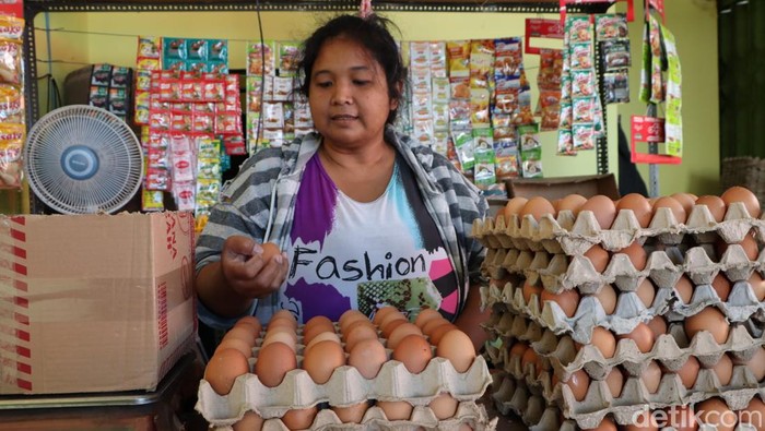 Pedagang telur di Pasar Legi Ponorogo