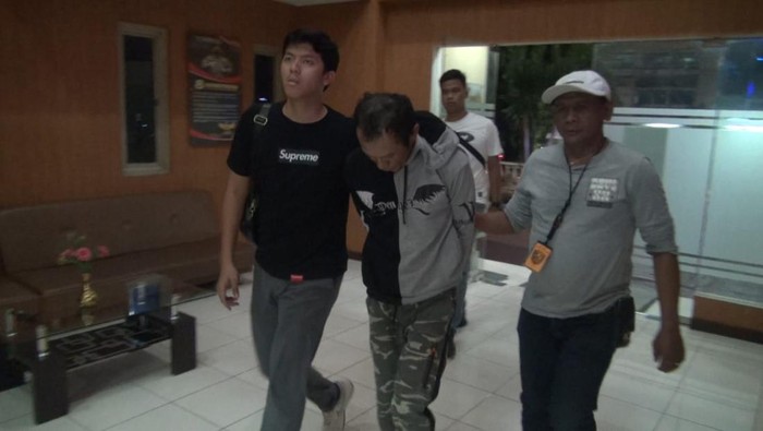Pelaku begal sadis yang bacok sopir taksi online di Jakbar ditangkap (dok.istimewa)