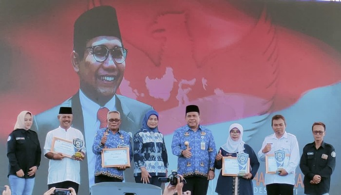 Pemerintah melalui Kementerian Desa, Pembangunan Daerah Tertinggal, dan Transmigrasi (Kemendes PDTT) mengerahkan pendamping desa untuk menunjang perkembangan desa-desa se-Indonesia.