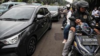Mayoritas pengunjung datang dengan mengajak keluarganya.