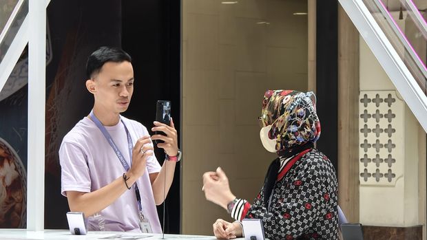 Pengunjung Pop-Up Store OPPO