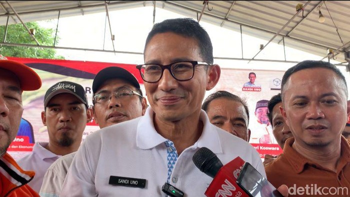 Sandiaga Uno usai hadiri acara bagi-bagi sembako PKS (Anggi/detikcom).
