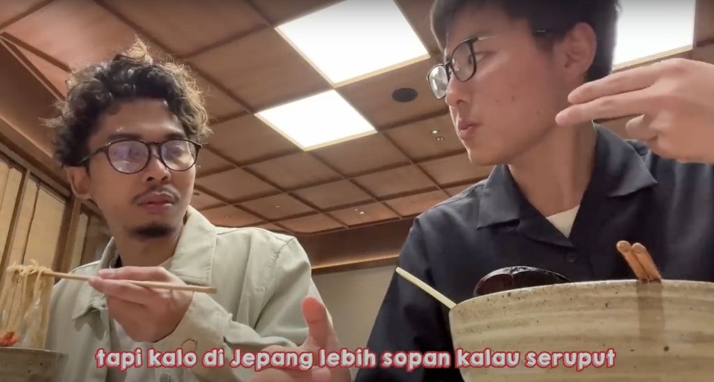Seru! Livy Renata Belajar Makan Soba Langsung di Jepang