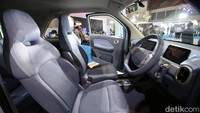 Interios SERES E1. Kehadiran SERES sebagai keluarga baru PT Sokonindo Automobile membuat seluruh dealer resmi DFSK di Indonesia melayani segala kebutuhan konsumen SERES di masa depan.