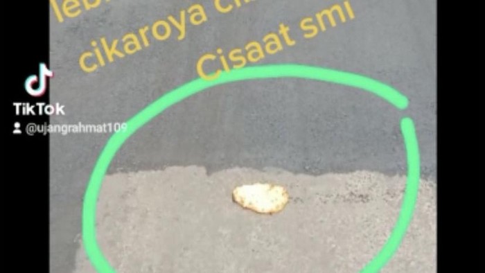 Tangkapan layar video viral protes jalan di Sukabumi