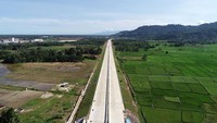 Sementara 3 seksi tol Padang-Pekanbaru lainnya, Sicincin-Bukittinggi, Bukittinggi-Payakumbuh, dan Payakumbuh-Koto Kampar akan dilaksanakan pada tahap IV pembangunan Tol Trans Sumatera.
