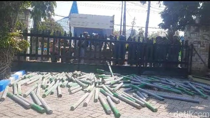 Warga demo Bojonegoro
