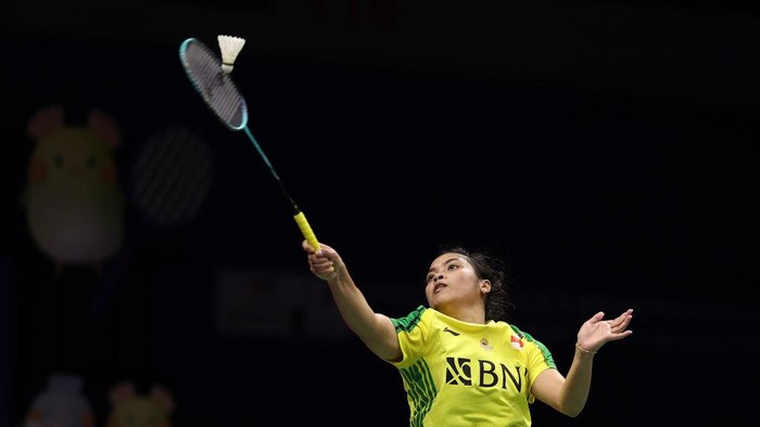 SUZHOU, CHINA - MAY 16:  Gregoria Mariska Tunjung of Indonesia competes in the Womens Singles Round Robin match against Yvonne Li of Germany during day three of the Sudirman Cup at Suzhou Olympic Sports Center Gymnasium on May 16, 2023 in Suzhou, China. (Photo by Lintao Zhang/Getty Images)