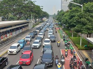 Ada Pawai Kontingen SEA Games, Jalan Sudirman Arah Bundaran HI Macet