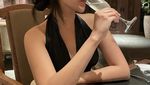 Momen Seru Anya Geraldine Saat Menikmati Wine dan Dessert
