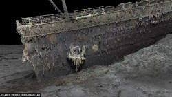 Penampakan Utuh Bangkai Kapal Titanic di Dasar Laut