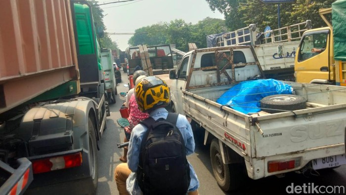 banyu urip hingga margomulyo surabaya macet