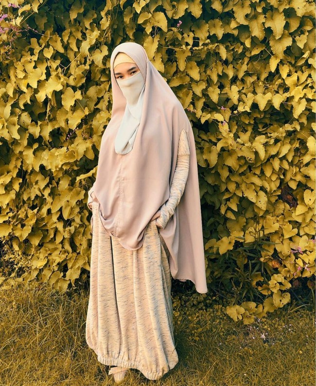 Inara dan Virgoun menikah pada 14 Desember 2014. Dari pernikahan tersebut keduanya sudah dikaruniai tiga orang anak yaitu Starla Rhea Idola Virgoun, Faithlee As-syair Virgoun, dan Terang Sharique Virgoun. Foto: Dok. Instagram @mommy_starla.