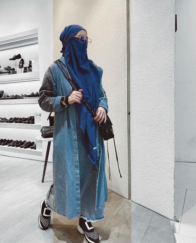 Setelah menjadi ibu rumah tangga, Inara memutuskan untuk berhenti dari dunia hiburan Tanah Air sejak 2016 dan fokus mengurus keluarga. Foto: Dok. Instagram @mommy_starla.