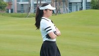Gege Elisa sudah lama aktif bermain golf. Foto: Instagram Gege Elisa