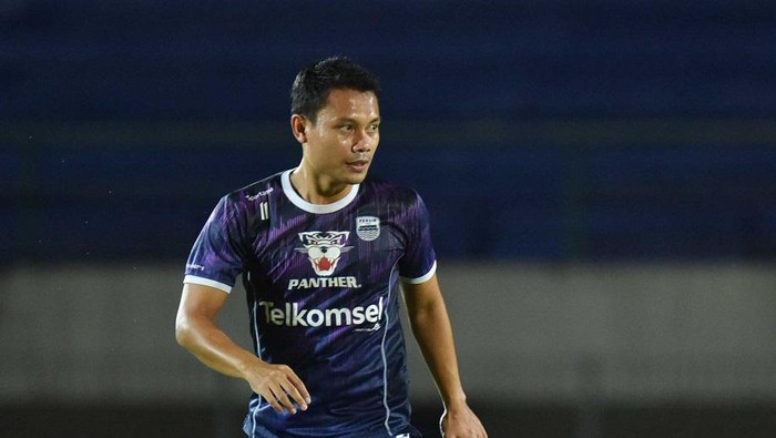 Gelandang Persib Dedi Kusnandar.