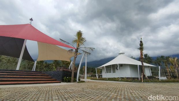 Glamping Sabda Alam, menawarkan sensasi menginap mewah, di kaki Gunung Guntur Garut.