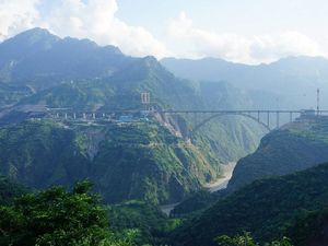 India Bangun Jembatan Kereta Api Tertinggi Dunia di Kashmir