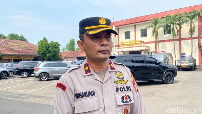 Kapolsek Pancoran Mas Kompol Trihaarijadi