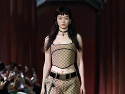 10 Foto Fashion Show Gucci Cruise 2024 Digelar di Istana Gyeongbok, Korea