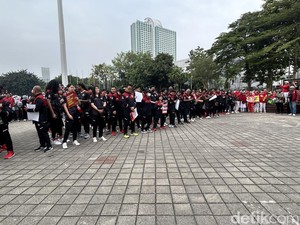 Jelang Kirab Juara, Kontingen Indonesia Padati Halaman Kemenpora