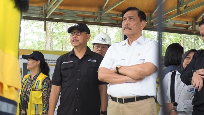 Menteri Koordinator Bidang Kemaritiman dan Investasi Luhut Binsar Pandjaitan melakukan kunjungan ke Ibu Kota Negara (IKN) Nusantara di Kalimantan Timur, Rabu 17 Me 2023.