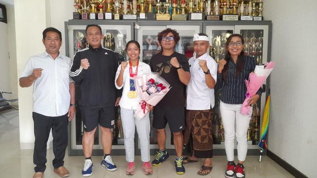 Mahasiswi FOK Undiksha Singaraja Sayu Bella Sukma Dewi peraih medali emas di SEA Games 2023 Kamboja pada cabor balap sepeda.