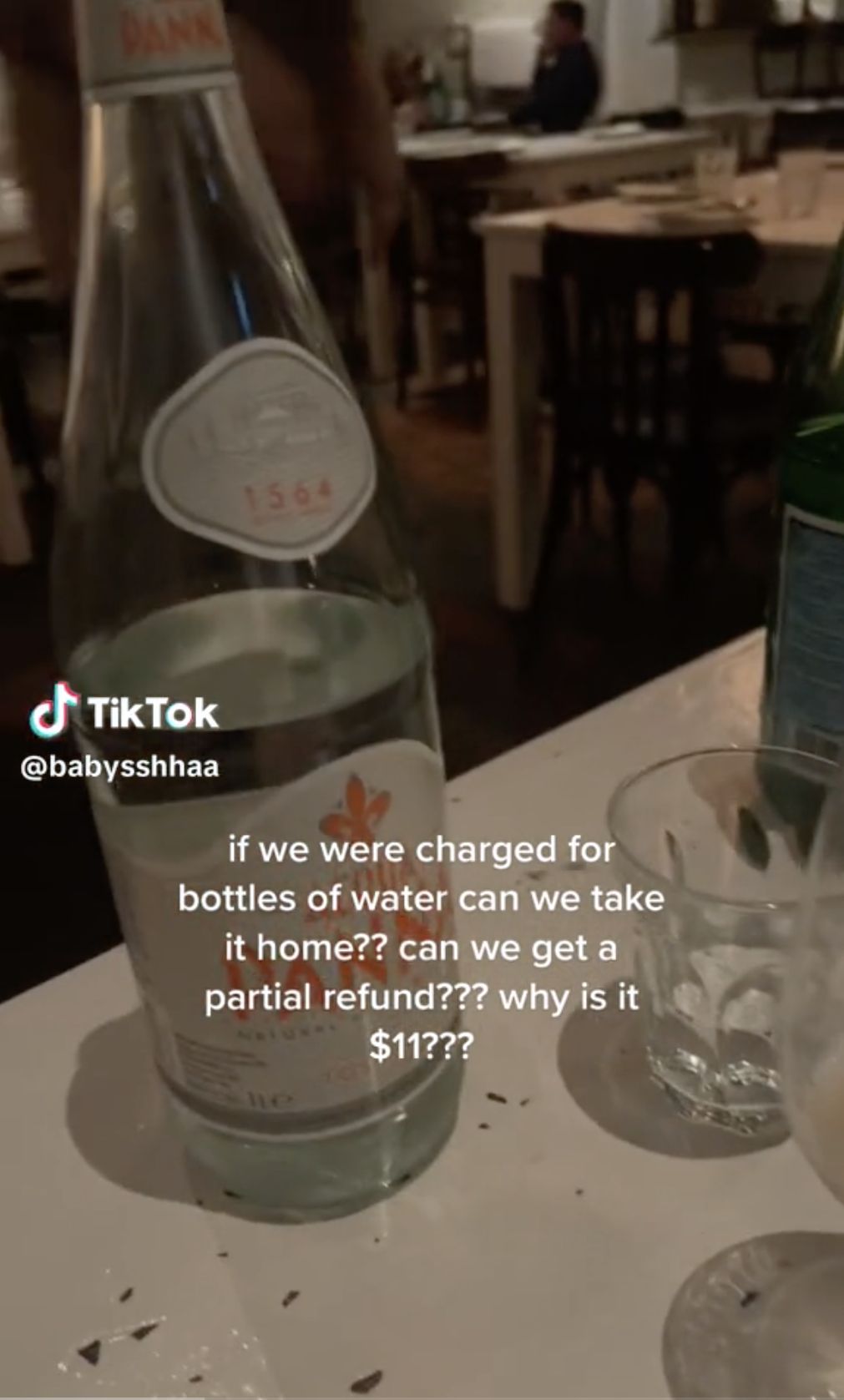 Makan di Resto, Pelanggan Bingung Lihat Tagihan Air Putih Rp 109 Ribu