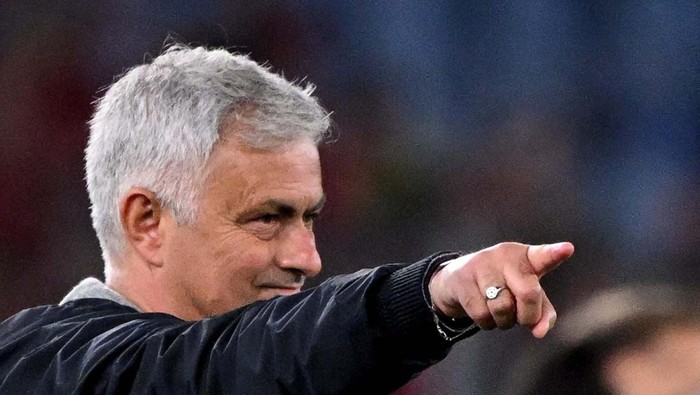 AS Roma lolos ke final Liga Europa 2022/2023 yang sekaligus jadi final keenam Jose Mourinho di kompetisi Eropa. Bisakah The Special One juara lagi?