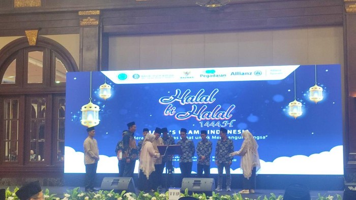 MUI beri penghargaan 8 pegawai keamanan kantor
