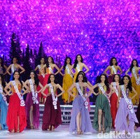 Sebanyak 45 finalis dari 34 provinsi mengikuti ajang yang digelar oleh Yayasan Puteri Indonesia ini.  Foto: Andika Prasetia/detikcom