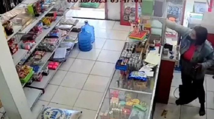 Aksi emak-emak kuras toko di Klaten.