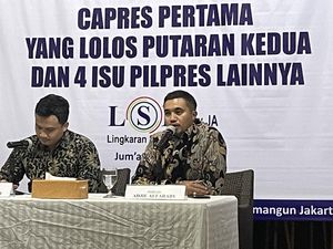 Riset LSI Denny JA: Prabowo Dianggap Strong Leader, Ganjar Dinilai Petugas Partai