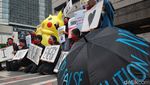 Ada Pikachu Demo di Kedubes Jepang Minta Setop Danai Energi Fosil