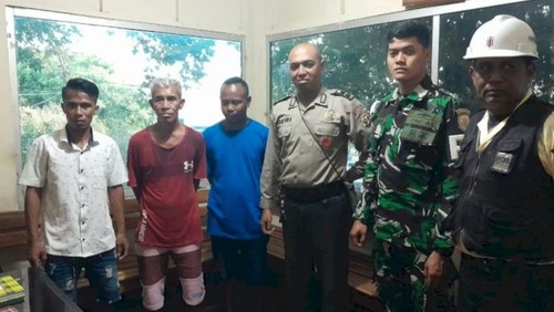 Polresta Kupang NTT mengamankan tiga preman di Pelabuhan Tenau yang mengancam empat sopir rental.