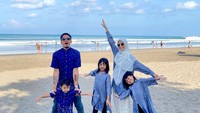 Namun, keduanya telah resmi bercerai pada pertengahan Juni 2023 lalu. Pengadilan Agama (PA) Jakarta Selatan mengabulkan gugatan cerai yang dilayangkan Desta Mahendra ke Natasha Rizki. (Foto: Instagram @desta80s)